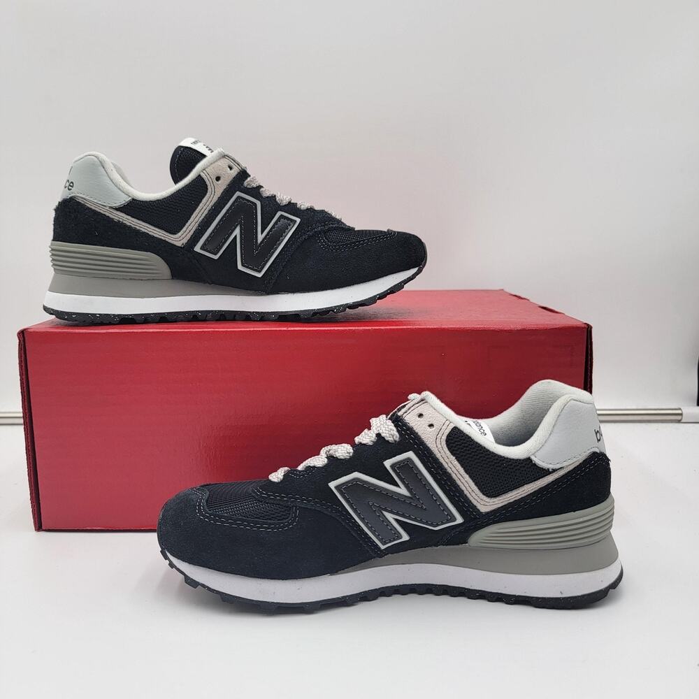 New Balance 574 Shoes Womens Size 5 Classic Suede WL574EVB Lifestyle 2023 (342) - Picture 2 of 8